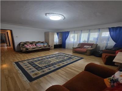 Apartament 3 Camere, Decomandat etaj 2 din 3