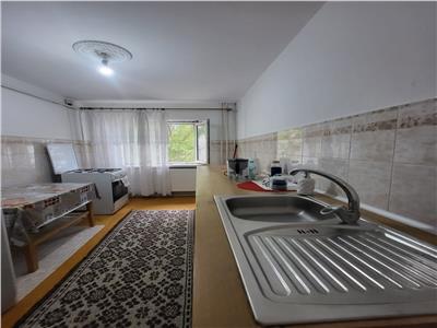 Apartament 2 Camere, Decomandat, etaj 2 din 3